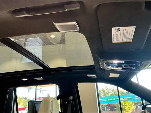 Used 2025 Cadillac Escalade V AWD/4WD image 27