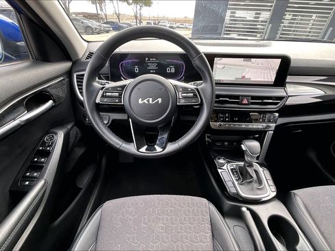 Used 2025 Kia Seltos S image 6