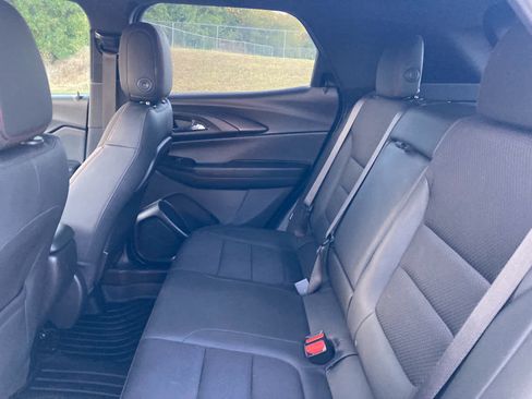 Used 2022 Chevrolet TrailBlazer RS FWD image 5