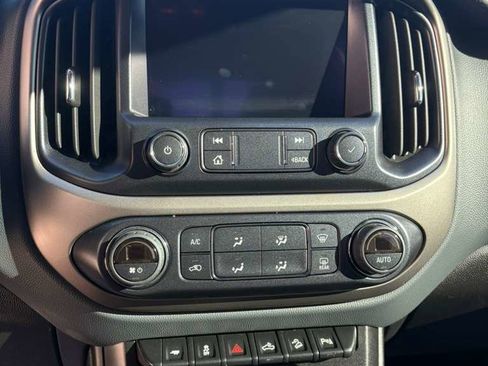 Used 2022 Chevrolet Colorado Z71 image 21