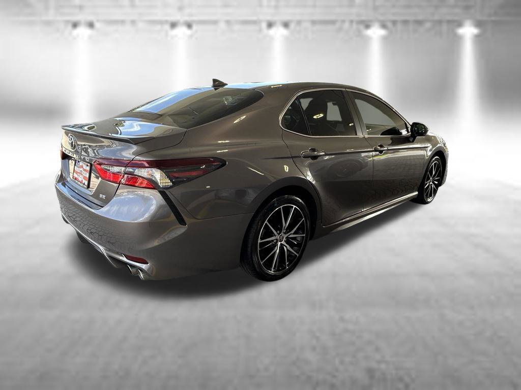 Used 2024 Toyota Camry SE w/ Convenience Package FWD image 4