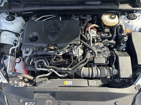 Used 2025 Toyota Camry SE image 32