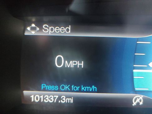 Used 2020 Ford Fusion SE FWD image 10