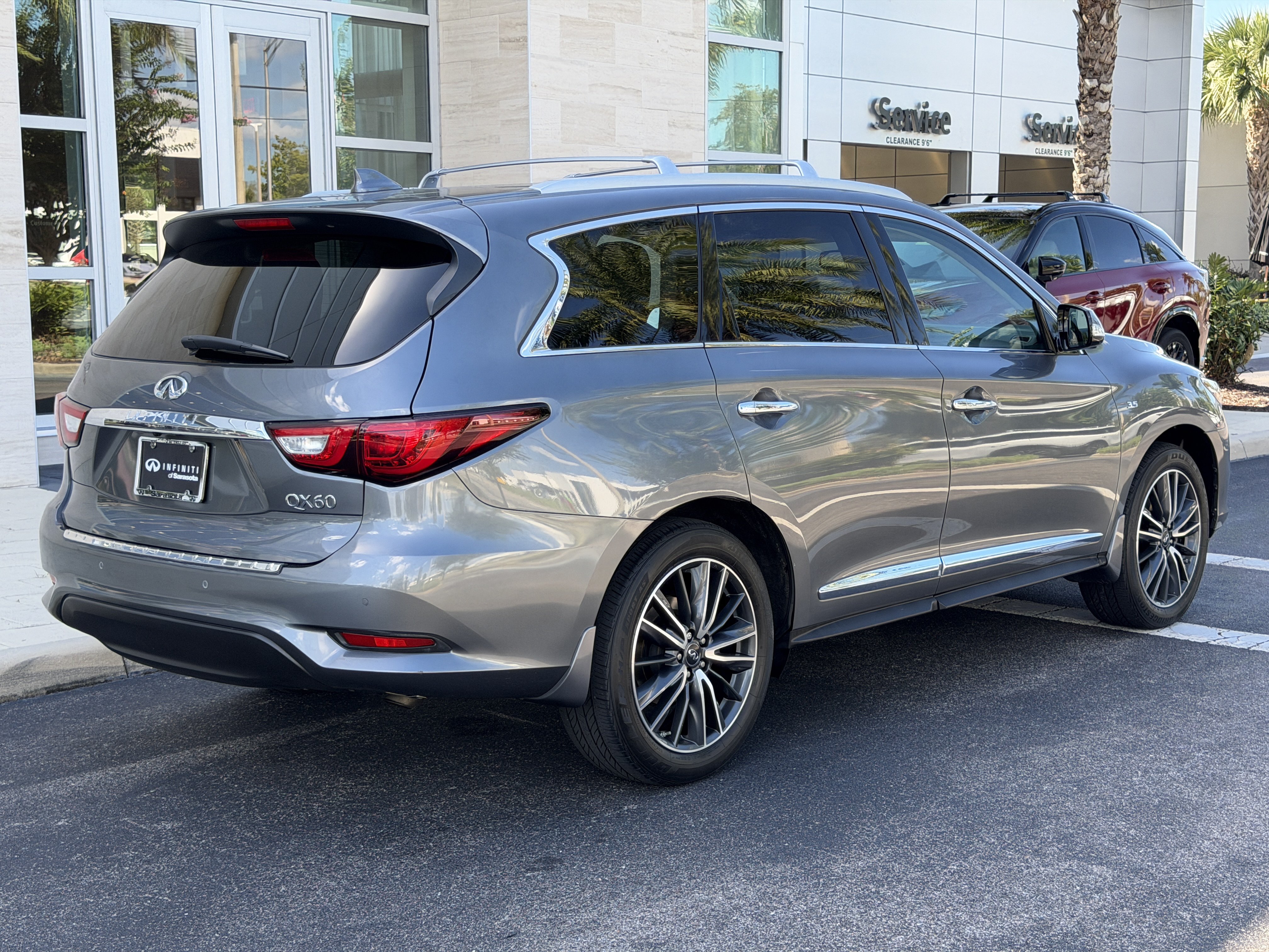Used 2016 INFINITI QX60 FWD w/ Deluxe Technology Package image 7