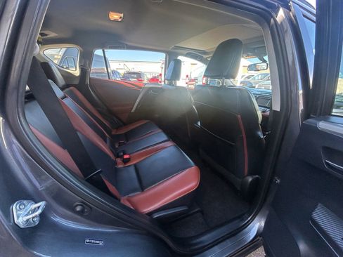 Used 2013 Toyota RAV4 Limited image 38