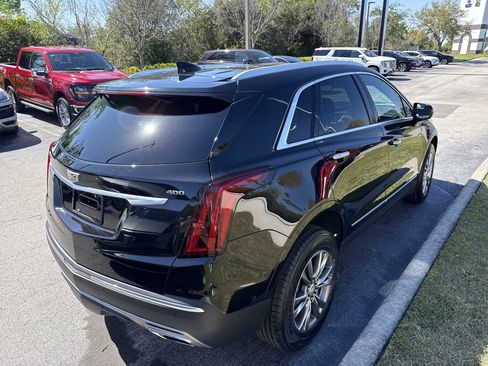 Used 2022 Cadillac XT5 Premium Luxury w/ Technology Package image 3