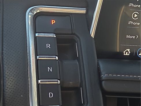 Used 2021 Chevrolet Tahoe Premier w/ Premium Package image 26