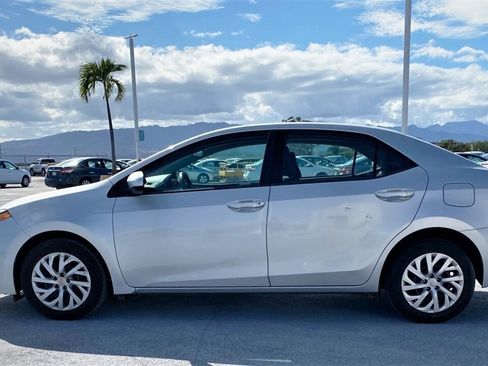 Used 2017 Toyota Corolla LE FWD image 8