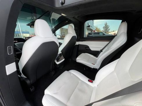 Used 2022 Tesla Model X image 28