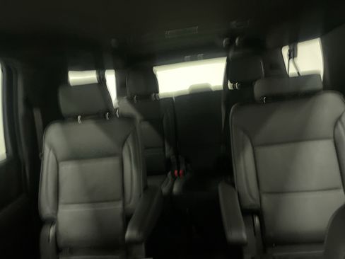 Used 2025 GMC Yukon XL Denali image 11