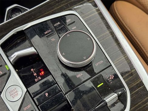 Used 2023 BMW X7 xDrive40i w/ Parking Assistance Package image 29