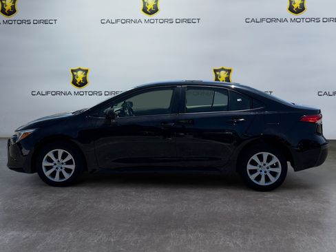 Used 2024 Toyota Corolla LE FWD image 2
