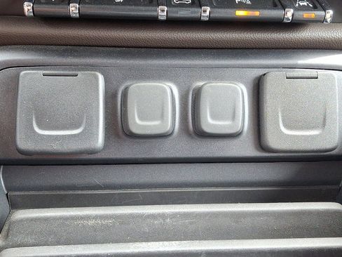 Used 2018 GMC Sierra 1500 SLT AWD/4WD image 26