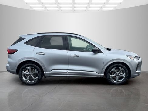 Used 2024 Ford Escape ST-Line image 3