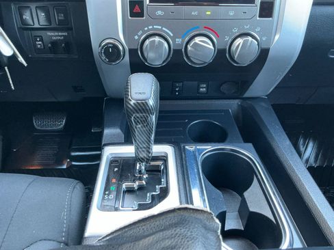 Used 2019 Toyota Tundra SR5 AWD/4WD image 13