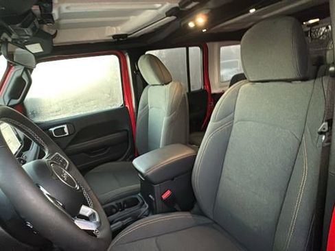 Used 2025 Jeep Wrangler Unlimited Sahara w/ Safety Group image 30