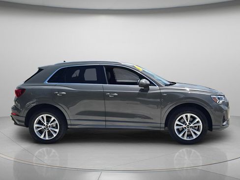 Used 2023 Audi Q3 2.0T Premium w/ Convenience Package AWD/4WD image 4