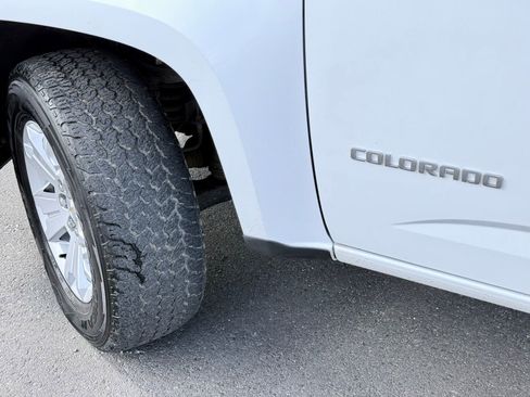 Used 2016 Chevrolet Colorado LT w/ LT Convenience Package image 11