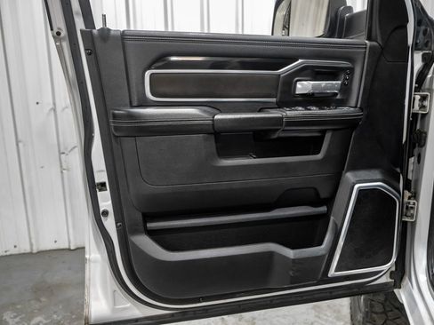 Used 2020 RAM 2500 Laramie w/ Night Edition image 42