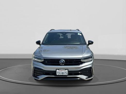 Used 2022 Volkswagen Tiguan SE R-Line FWD image 2