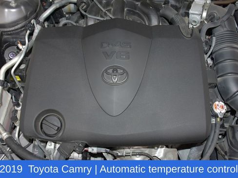 Used 2019 Toyota Camry XSE FWD image 7