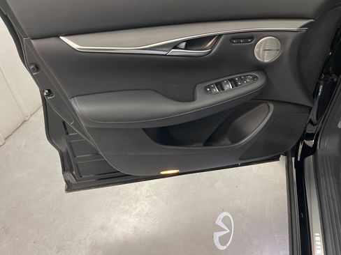 Certified 2025 INFINITI QX50 Luxe image 8