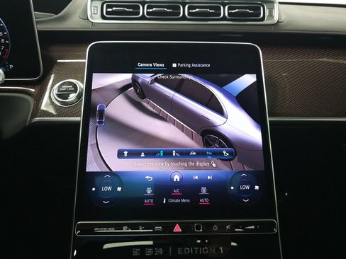 Used 2024 Mercedes-Benz S 63 AMG S w/ Carbon Fiber Exterior Package image 21