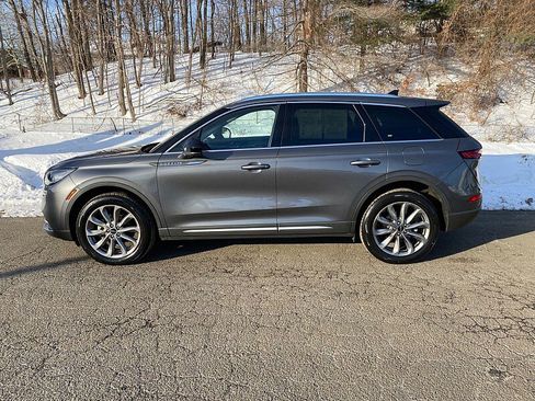 Used 2022 Lincoln Corsair AWD w/ Premium Package image 4