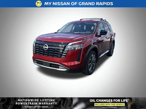 New 2026 Nissan Pathfinder Platinum AWD/4WD image 1