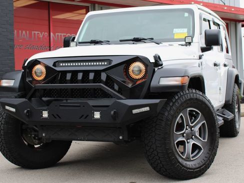 Used 2022 Jeep Wrangler Unlimited Sport w/ Sun And Sound Package AWD/4WD image 8