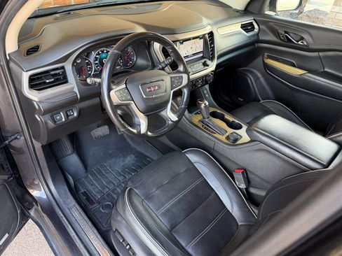 Used 2019 GMC Acadia Denali image 2