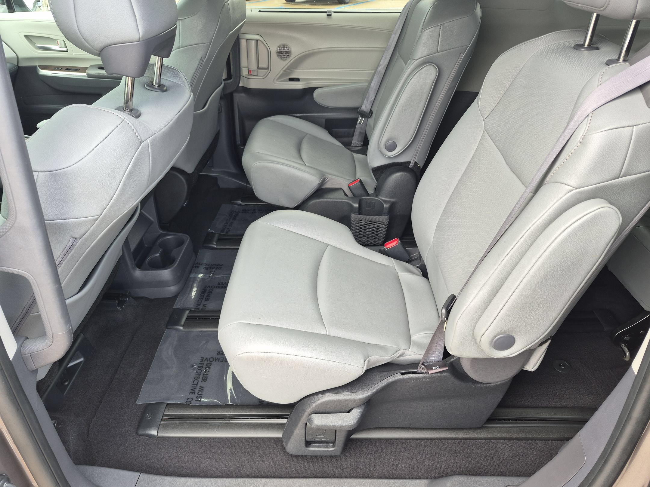 Used 2023 Toyota Sienna XLE AWD/4WD image 24