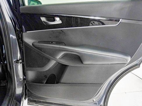 Used 2017 Kia Sorento AWD image 33