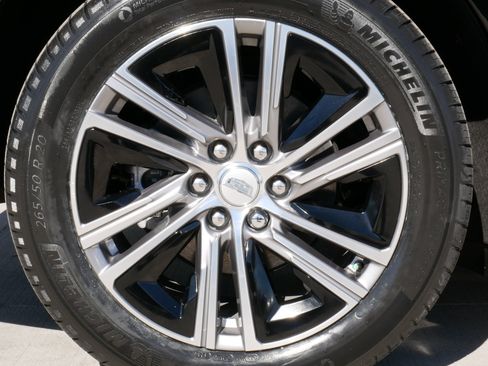 Used 2025 Cadillac Lyriq Luxury image 23