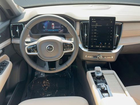 New 2026 Volvo XC90 T8 Plus w/ Protection Package Premier image 27
