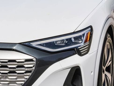 Used 2024 Audi Q8 e-tron Premium Plus w/ Premium Plus Package image 7