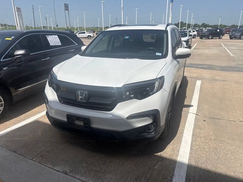Used 2021 Honda Pilot Special Edition image 3