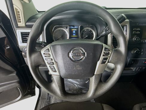 Used 2017 Nissan Titan SV image 13