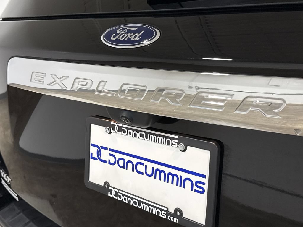 Used 2023 Ford Explorer XLT w/ Equipment Group 202A AWD/4WD image 27