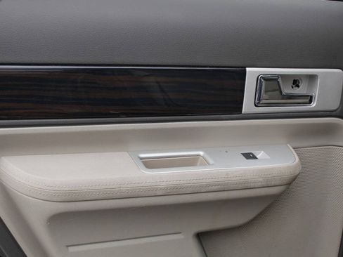 Used 2008 Lincoln MKX AWD image 33