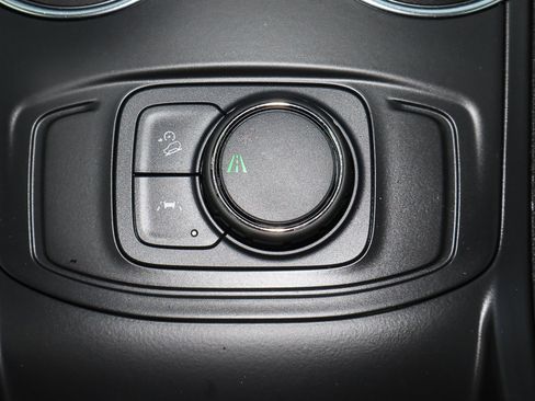 Used 2024 GMC Terrain SLE image 12