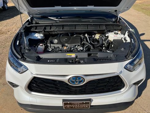 Used 2022 Toyota Highlander XLE image 19
