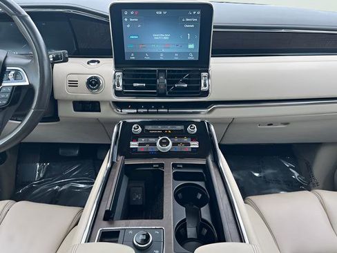Used 2021 Lincoln Navigator L Reserve w/ Luxury Package AWD/4WD image 26