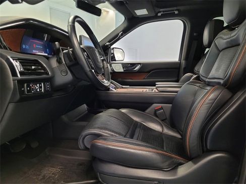 Used 2024 Lincoln Navigator Black Label image 11