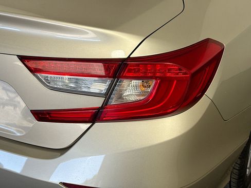 Used 2018 Honda Accord LX image 34