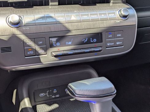 Used 2025 Hyundai Kona SEL FWD image 22
