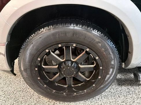 Used 2012 RAM 1500 Laramie AWD/4WD image 3