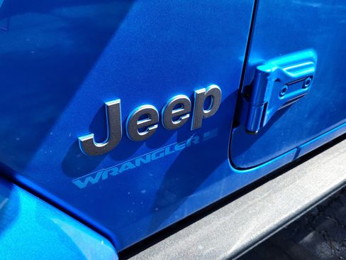 Used 2023 Jeep Wrangler Unlimited Rubicon 4xe image 24