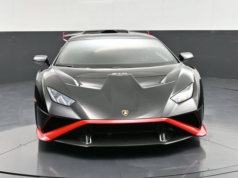Used 2024 Lamborghini Huracan STO RWD image 11