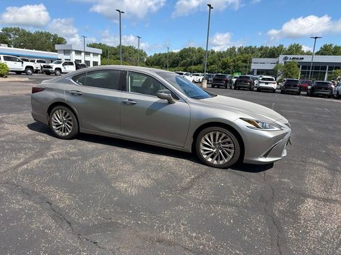 Used 2019 Lexus ES 350 w/ Accessory Package 2 FWD image 21